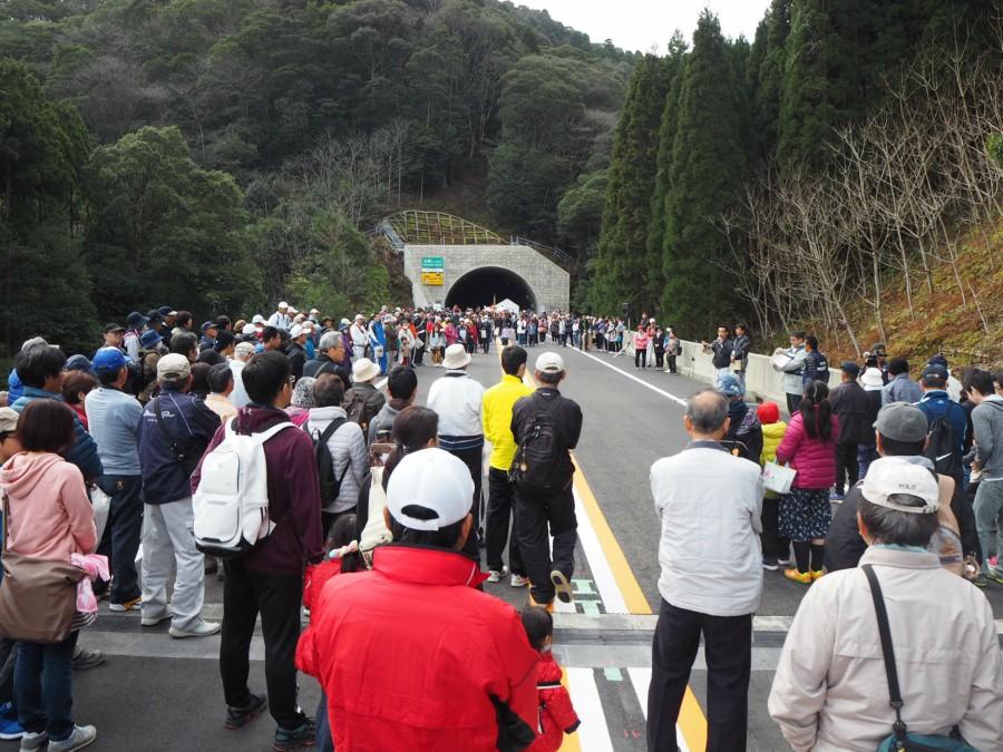 トンネル 3